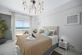 Bright Penthouse Apartment w Large Terrace & Seaview - Walk to Beach